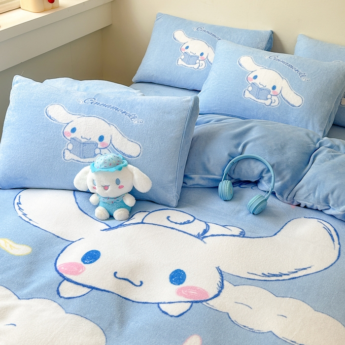 91家纺网 家纺一手货源 找家纺 孩子王家纺 2024新款正版授权三丽鸥库洛米大版卡通学生宿舍双面加厚牛奶绒系列四件套--提供买家秀 欢乐大耳狗