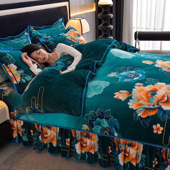 91家纺网 家纺一手货源 找家纺 佳品居 2025新款8斤床裙款牛奶绒四件套 闭花羞月