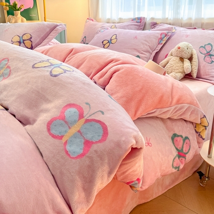 91家纺网 家纺一手货源 找家纺 （总）2024新款高克重牛奶绒四件套-夜景