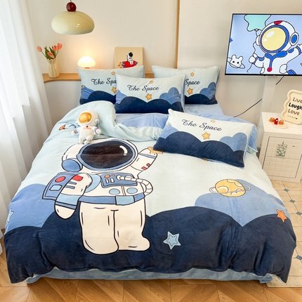 91家纺网 家纺一手货源 找家纺 （总）孩子王家纺 2025新款专版花色太空人大版卡通学生宿舍双面加厚牛奶绒系列四件套--提供买家秀