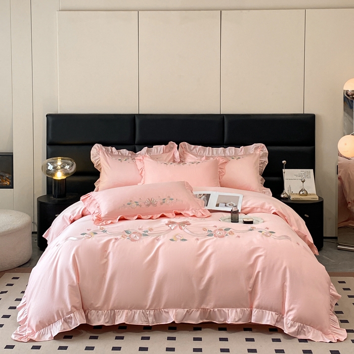 91家纺网 家纺一手货源 找家纺 金麦家纺 2024新款全棉刺绣花边系列四件套 梦蝶粉