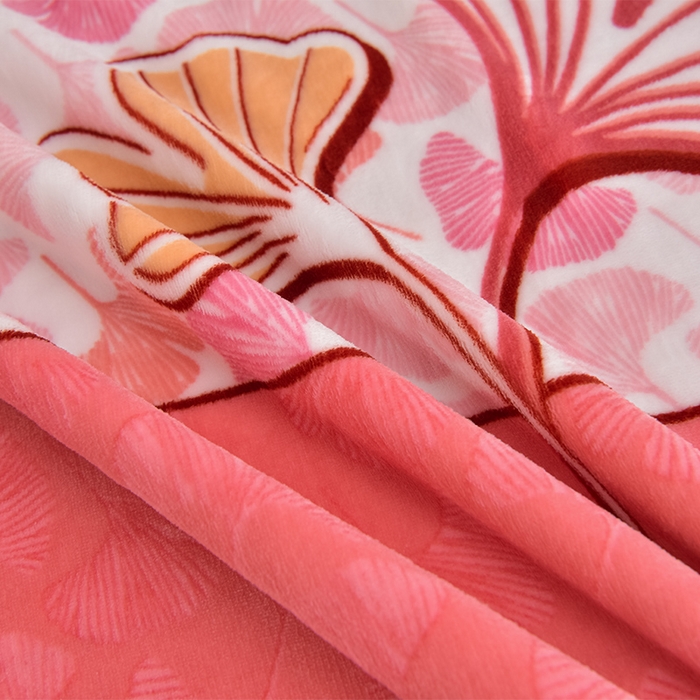 91家纺网 家纺一手货源 找家纺 佳品居 2025新款8斤床裙款牛奶绒四件套 叶语风情-粉