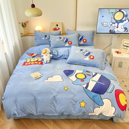 91家纺网 家纺一手货源 找家纺 （总）孩子王家纺 2025新款专版花色太空人大版卡通学生宿舍双面加厚牛奶绒系列四件套--提供买家秀