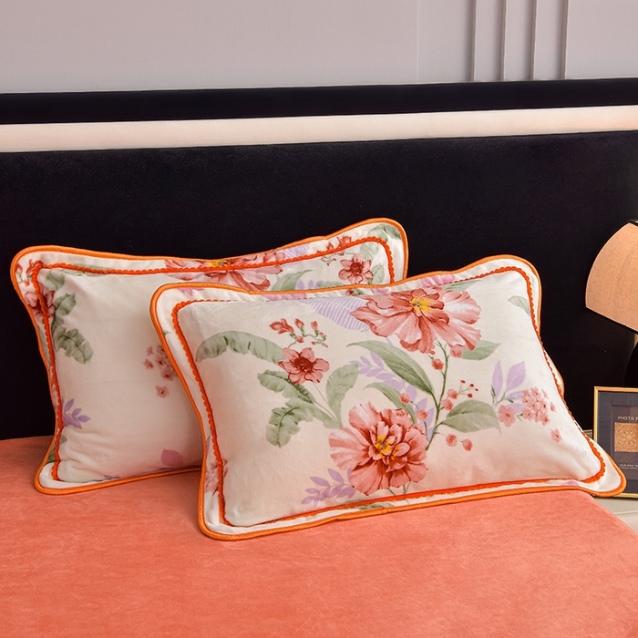 91家纺网 家纺一手货源 找家纺 佳品居 2025新款8斤床裙款牛奶绒四件套 花影