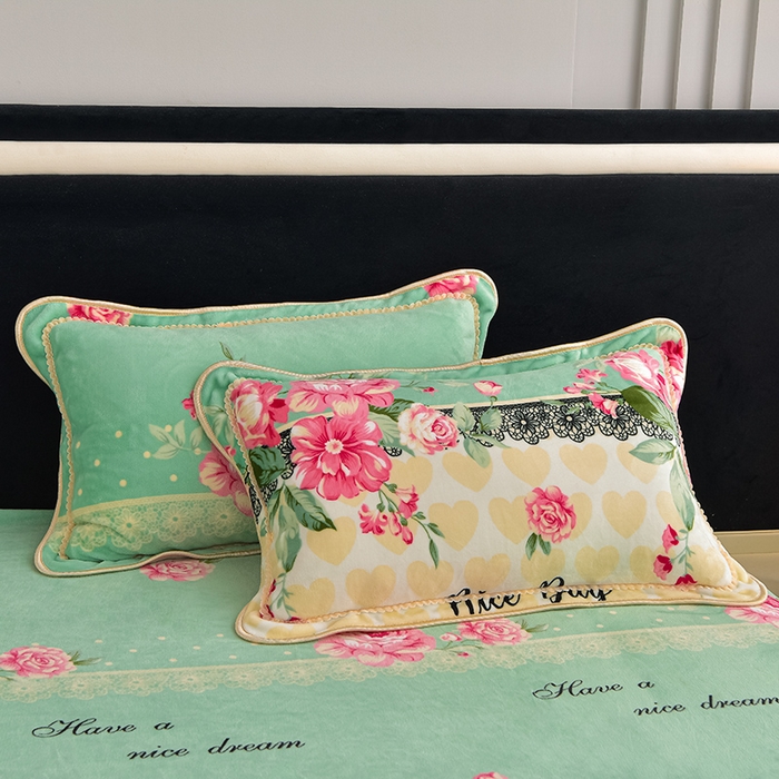 91家纺网 家纺一手货源 找家纺 佳品居 2025新款8斤床裙款牛奶绒四件套 曼妙花语