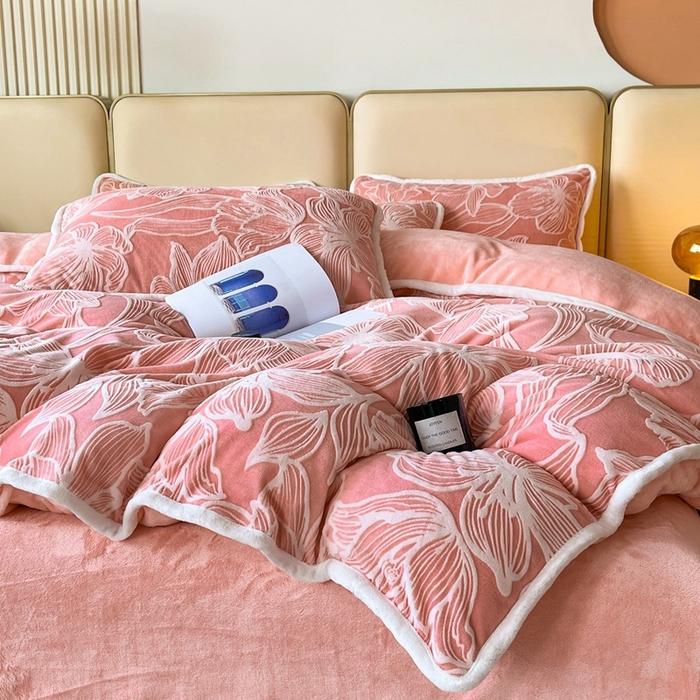 91家纺网 家纺一手货源 找家纺 诺梵 2025新款立体雕花绒四件套_控价标准高于149，加大高于159 艾莎-粉