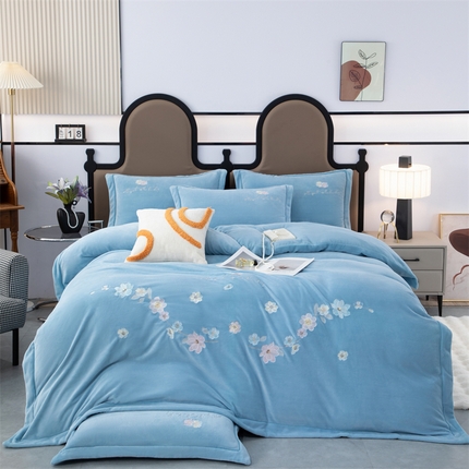 优姿家纺 2025新款全消光10斤牛奶绒宽边绣花保暖四件套 花季-天空蓝
