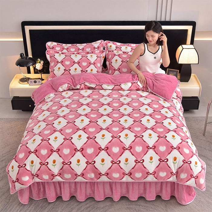 91家纺网 家纺一手货源 找家纺 佳品居 2025新款8斤床裙款牛奶绒四件套 露娜粉