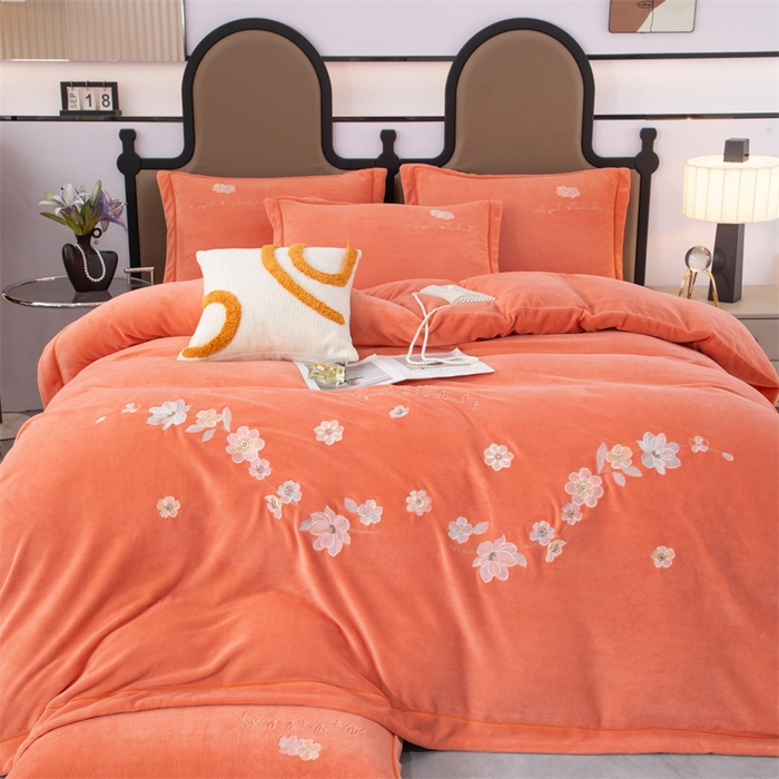 91家纺网 家纺一手货源 找家纺 优姿家纺 2025新款全消光10斤牛奶绒宽边绣花保暖四件套 花季-活力橙