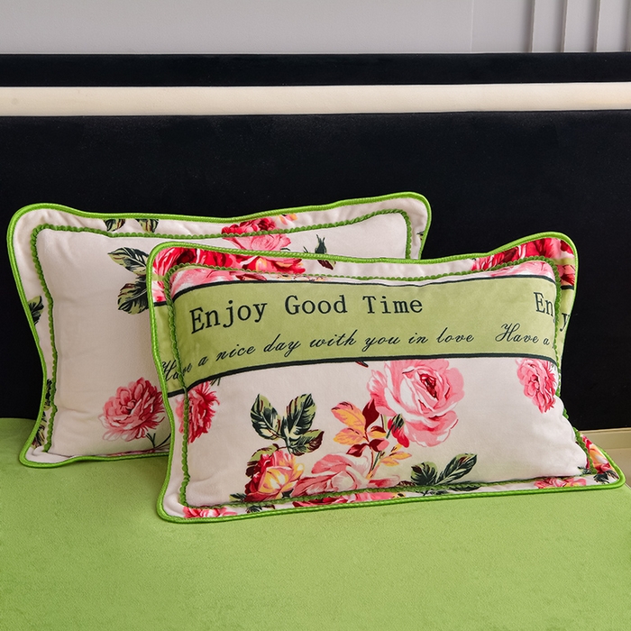 91家纺网 家纺一手货源 找家纺 佳品居 2025新款8斤床裙款牛奶绒四件套 浪漫花语