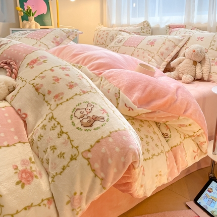 91家纺网 家纺一手货源 找家纺 （总）2024新款高克重牛奶绒四件套-夜景