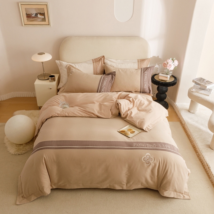 91家纺网 家纺一手货源 找家纺 艾莱家纺 2024新款A类长绒棉条纹提花加厚柔顺磨毛四件套--锦秋系列 锦秋-奶咖棕