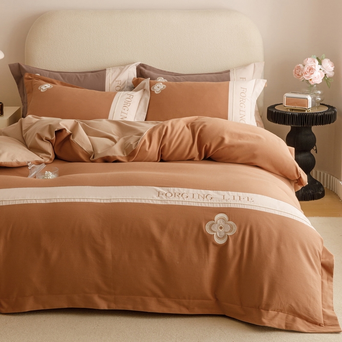 91家纺网 家纺一手货源 找家纺 艾莱家纺 2024新款A类长绒棉条纹提花加厚柔顺磨毛四件套--锦秋系列 锦秋-焦糖色