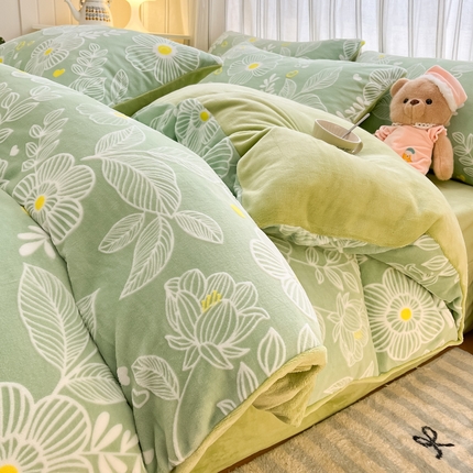 91家纺网 家纺一手货源 找家纺 （总）绘萱家居 2025新款高克重雕花雕印纯色牛奶绒四件套双拼法莱绒珊瑚绒