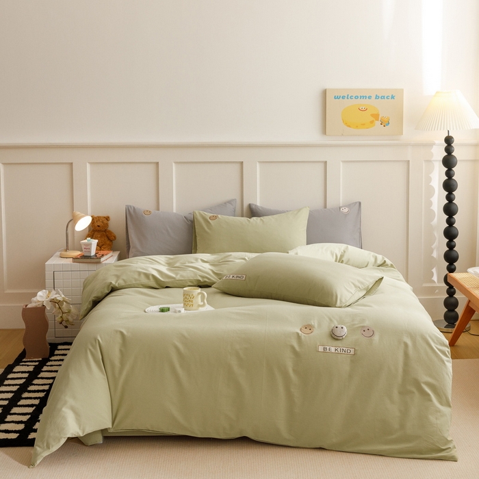 91家纺网 家纺一手货源 找家纺 艾莱家纺 2024新款全棉柔顺磨毛立体刺绣四件套--笑脸-星语 笑脸-芥绿