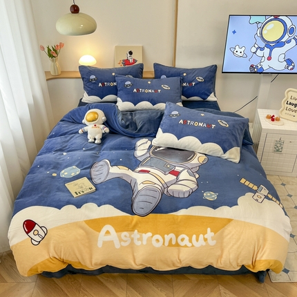 91家纺网 家纺一手货源 找家纺 孩子王家纺 2025新款专版花色太空人大版卡通学生宿舍双面加厚牛奶绒系列四件套--提供买家秀 银河漫步