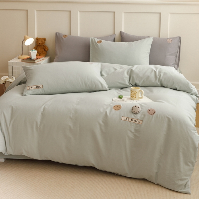 91家纺网 家纺一手货源 找家纺 艾莱家纺 2024新款全棉柔顺磨毛立体刺绣四件套--笑脸-星语 笑脸-绿色