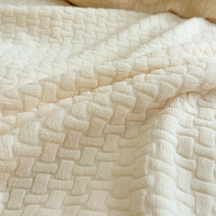 91家纺网 家纺一手货源 找家纺 绘萱家居 2025新款高克重雕花雕印纯色牛奶绒四件套双拼法莱绒珊瑚绒 华夫格-奶白橙