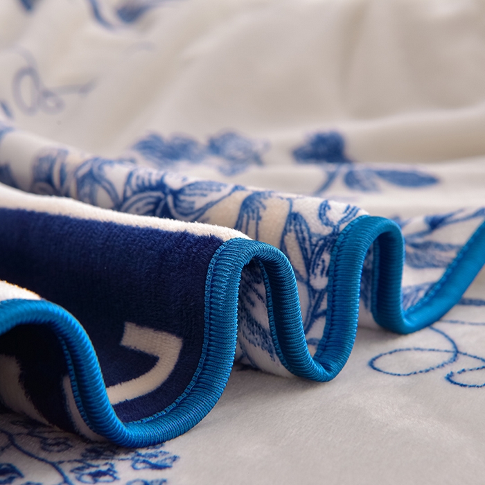 91家纺网 家纺一手货源 找家纺 佳品居 2025新款8斤床裙款牛奶绒四件套 恋佳人