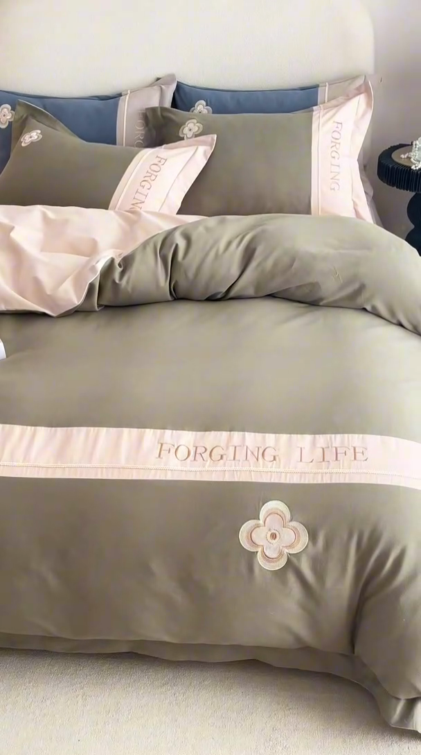 91家纺网 家纺一手货源 找家纺 艾莱家纺 2024新款A类长绒棉条纹提花加厚柔顺磨毛四件套--锦秋系列 锦秋-锦绣绿