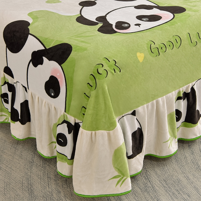 91家纺网 家纺一手货源 找家纺 佳品居 2025新款8斤床裙款牛奶绒四件套 呆萌熊猫