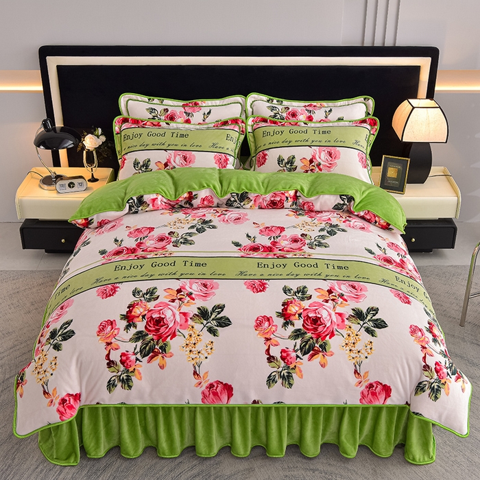 91家纺网 家纺一手货源 找家纺 佳品居 2025新款8斤床裙款牛奶绒四件套 浪漫花语