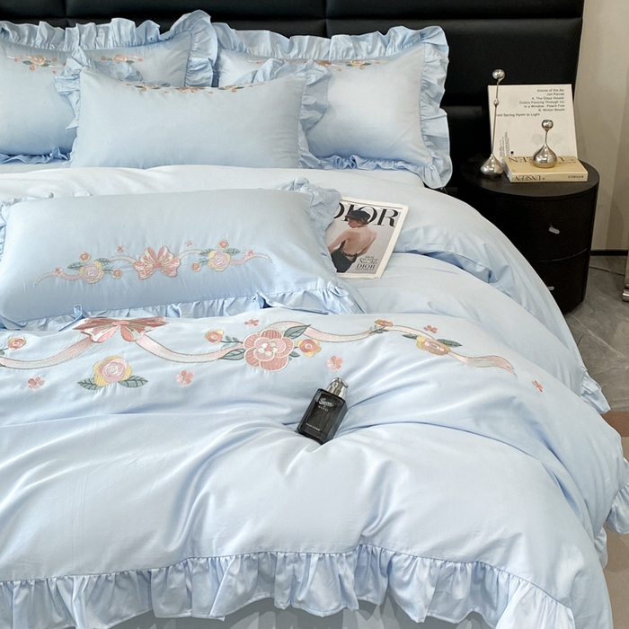 91家纺网 家纺一手货源 找家纺 金麦家纺 2024新款全棉刺绣花边系列四件套 梦蝶蓝