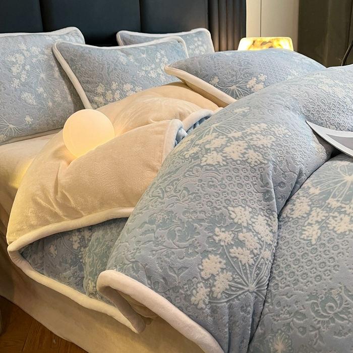 91家纺网 家纺一手货源 找家纺 诺梵 2025新款立体雕花绒四件套_控价标准高于149，加大高于159 梦娜-蓝