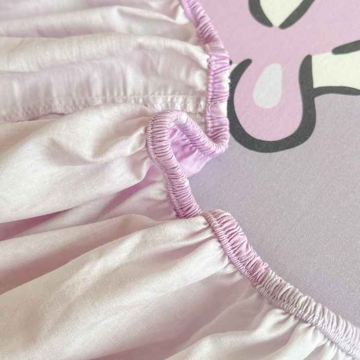 91家纺网 家纺一手货源 找家纺 博雅 2024新款三丽鸥全棉大版印花床笠系列 全棉大版-晚安库洛米