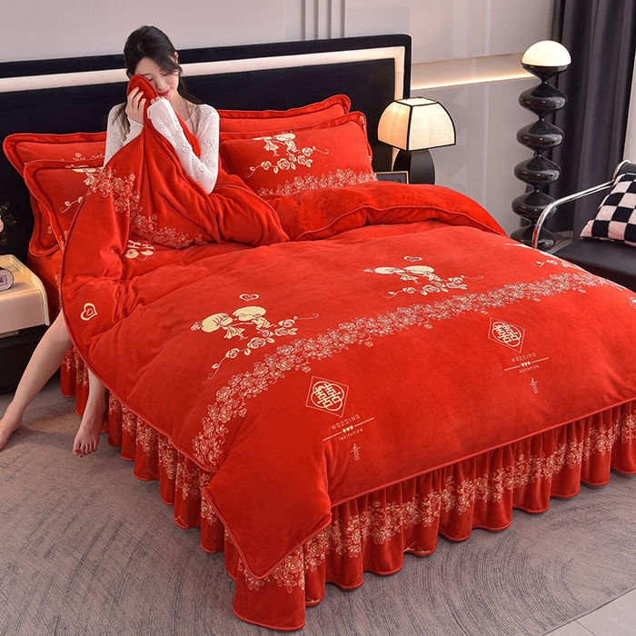 91家纺网 家纺一手货源 找家纺 佳品居 2025新款8斤床裙款牛奶绒四件套 山盟海誓