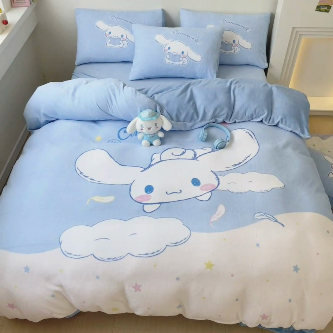 91家纺网 家纺一手货源 找家纺 孩子王家纺 2024新款正版授权三丽鸥库洛米大版卡通学生宿舍双面加厚牛奶绒系列四件套--提供买家秀 欢乐大耳狗