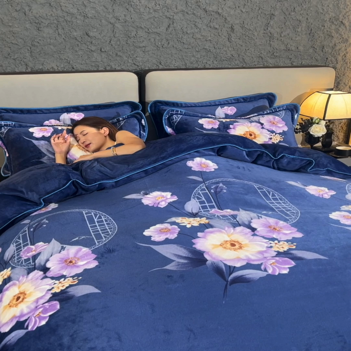 91家纺网 家纺一手货源 找家纺 佳品居 2025新款7斤牛奶绒四件套 镜花水月