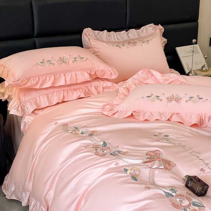 91家纺网 家纺一手货源 找家纺 金麦家纺 2024新款全棉刺绣花边系列四件套 梦蝶粉