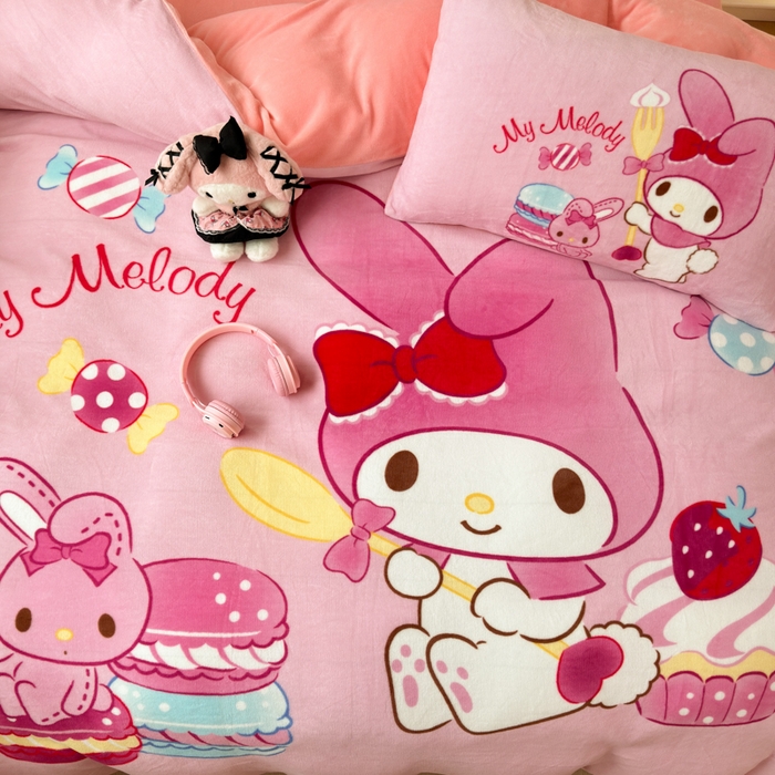 91家纺网 家纺一手货源 找家纺 孩子王家纺 2024新款正版授权三丽鸥库洛米大版卡通学生宿舍双面加厚牛奶绒系列四件套--提供买家秀 蛋糕美乐蒂