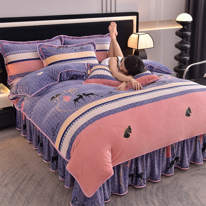 91家纺网 家纺一手货源 找家纺 佳品居 2025新款8斤床裙款牛奶绒四件套 鹿之恋