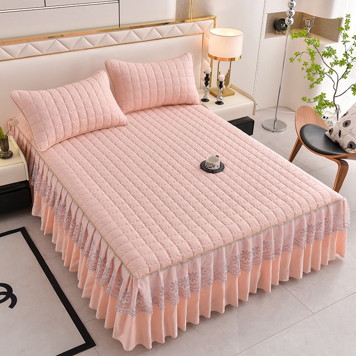 91家纺网 家纺一手货源 找家纺 艾裙海 2025新款90克磨毛夹棉绗缝床裙 粉玉色