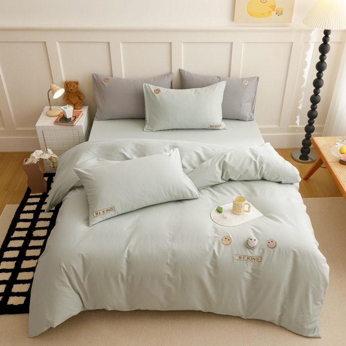 91家纺网 家纺一手货源 找家纺 艾莱家纺 2024新款全棉柔顺磨毛立体刺绣四件套--笑脸-星语 笑脸-绿色