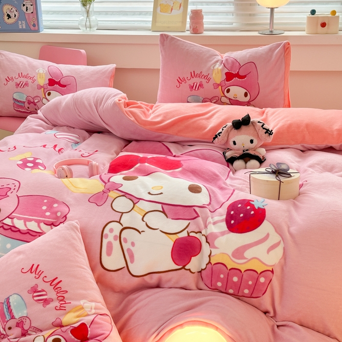 91家纺网 家纺一手货源 找家纺 孩子王家纺 2024新款正版授权三丽鸥库洛米大版卡通学生宿舍双面加厚牛奶绒系列四件套--提供买家秀 蛋糕美乐蒂