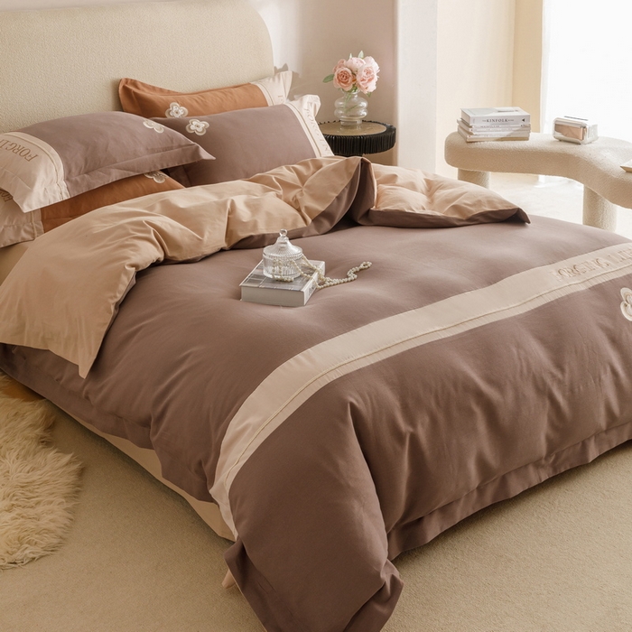 91家纺网 家纺一手货源 找家纺 艾莱家纺 2024新款A类长绒棉条纹提花加厚柔顺磨毛四件套--锦秋系列 锦秋-红咖色