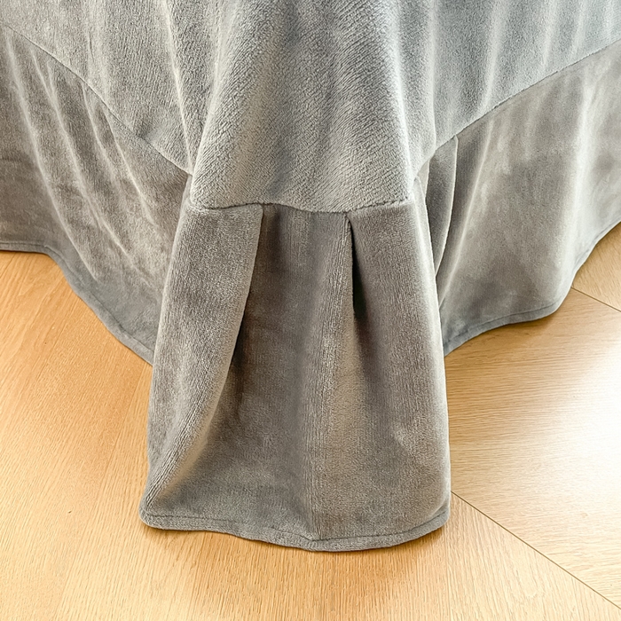 91家纺网 家纺一手货源 找家纺 绘萱家居 2025新款高克重雕花雕印纯色牛奶绒四件套双拼法莱绒珊瑚绒 华夫格-奶白灰