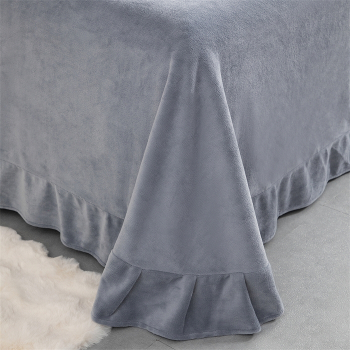 91家纺网 家纺一手货源 找家纺 优姿家纺 2025新款全消光10斤牛奶绒宽边绣花保暖四件套 花季-太空灰