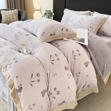 91家纺网 家纺一手货源 找家纺 （总）悦织语 2024新款230g提花牛奶绒拼角四件套