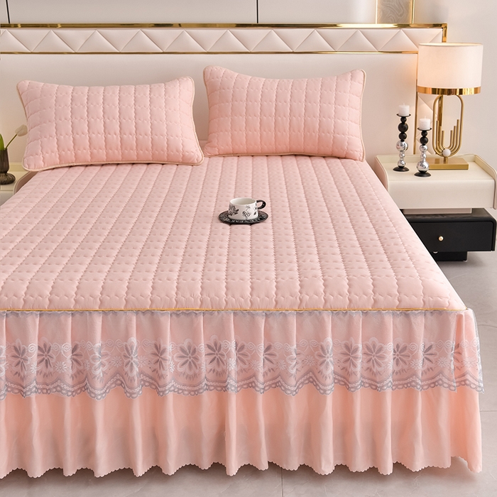 91家纺网 家纺一手货源 找家纺 艾裙海 2025新款90克磨毛夹棉绗缝床裙 粉玉色