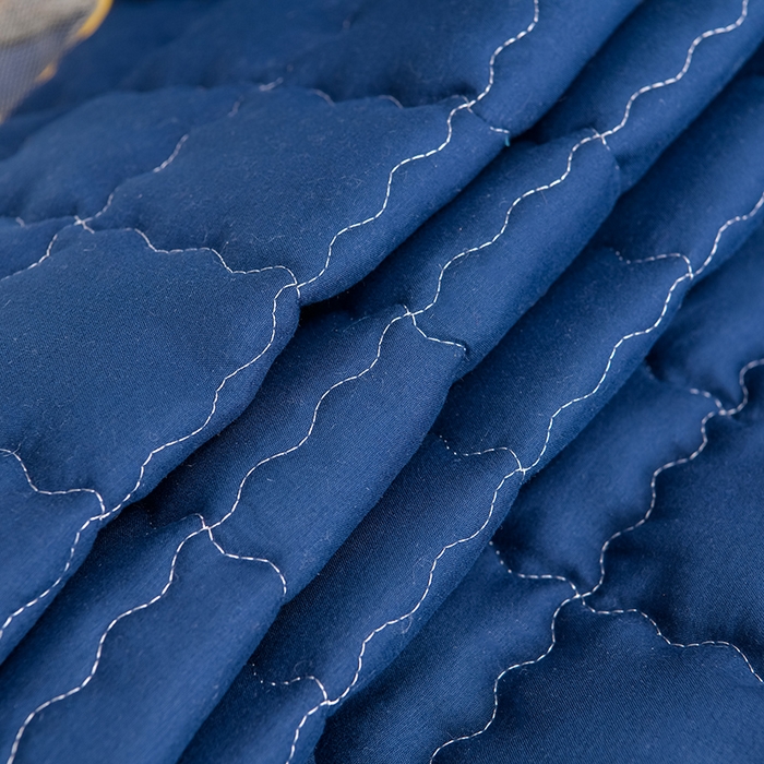 91家纺网 家纺一手货源 找家纺 艾裙海 2025新款90克磨毛夹棉绗缝床裙 藏青色