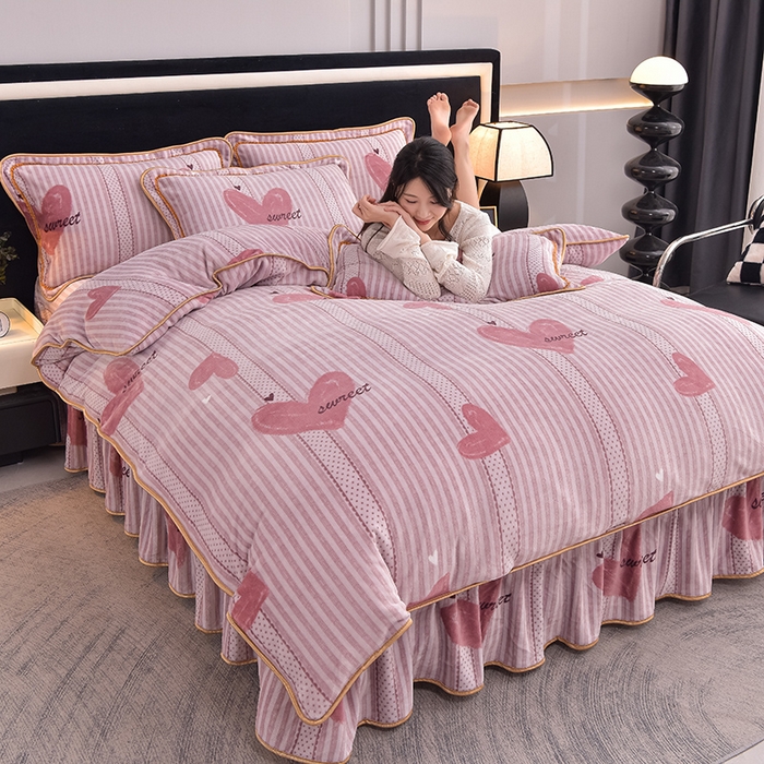 91家纺网 家纺一手货源 找家纺 佳品居 2025新款8斤床裙款牛奶绒四件套 暖暖时光