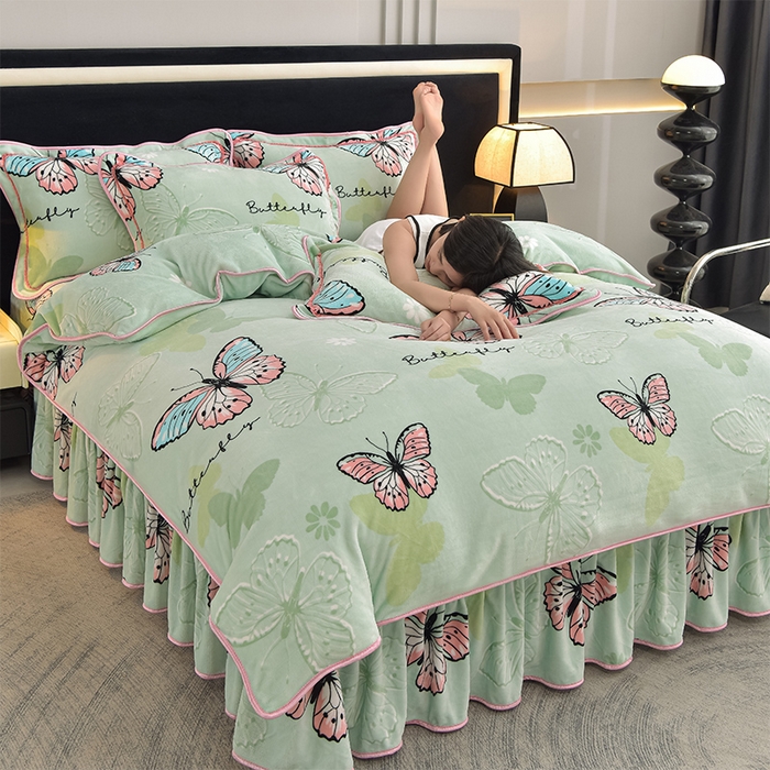 91家纺网 家纺一手货源 找家纺 佳品居 2025新款8斤床裙款牛奶绒四件套 翩翩起舞