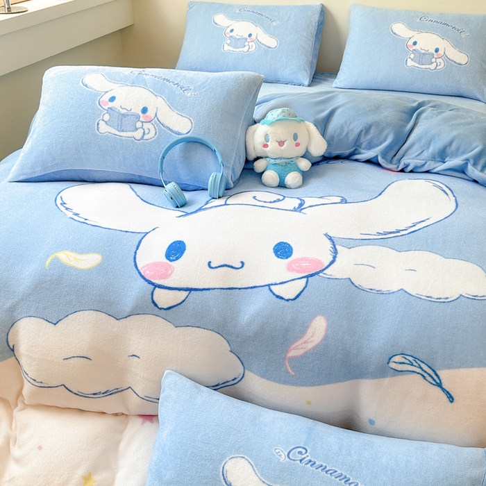 91家纺网 家纺一手货源 找家纺 孩子王家纺 2024新款正版授权三丽鸥库洛米大版卡通学生宿舍双面加厚牛奶绒系列四件套--提供买家秀 欢乐大耳狗