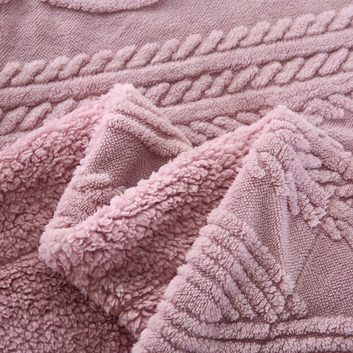 91家纺网 家纺一手货源 找家纺 巴木赫 2024新款8字配色双层羊羔绒毛毯 浅紫