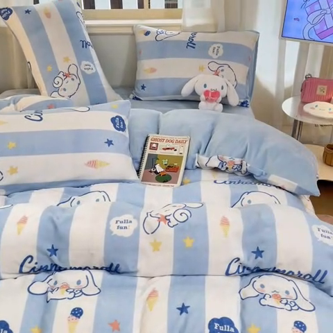 91家纺网 家纺一手货源 找家纺 2024新品正版三丽鸥授权卡通加厚高克重牛奶绒系列四件套 绒三丽鸥-蓝蓝玉桂狗