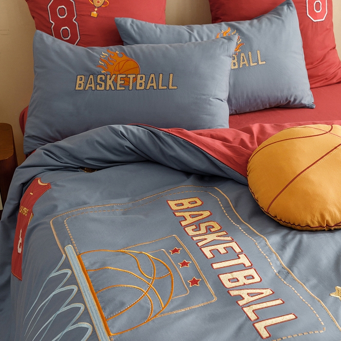 91家纺网 家纺一手货源 找家纺 绒梦里 2024新款全棉A类40s水洗棉贴布绣花四件套-篮球系列 挚爱篮球-英伦蓝